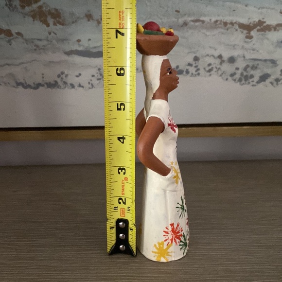 Jamaican lady statue, handpainted, terra-cotta - Picture 6 of 7